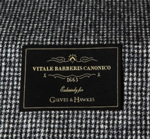 引用：http://www.vitalebarberiscanonico.it/news-ed-eventi/510/vitale-barberis-canonico-in-mostra-da-gieves-hawkes,-al-no.-1-di-savile-row-a-londra#vbc 
