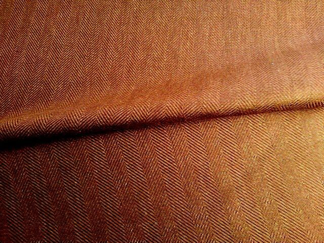深い色味の奥行き　　シルクウールのブラウン・ゴールドジャケット